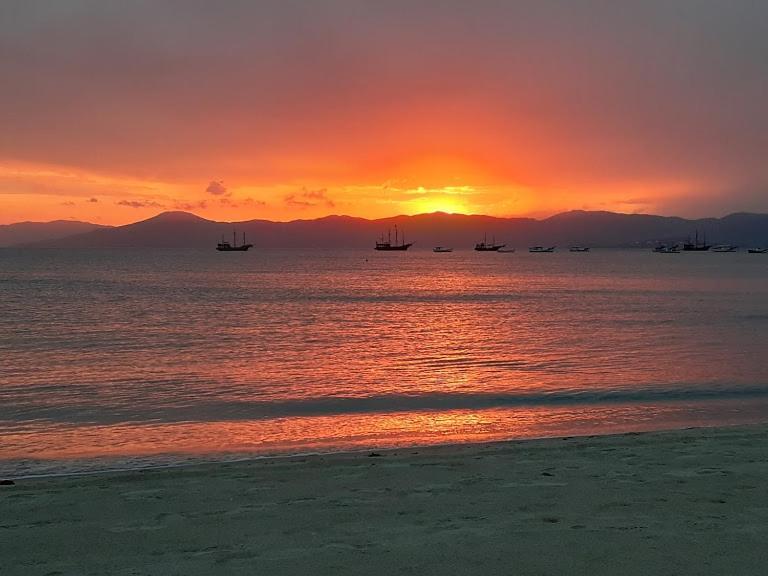 De 1 Com Vista Piscina E Casa de hóspedes Florianopolis